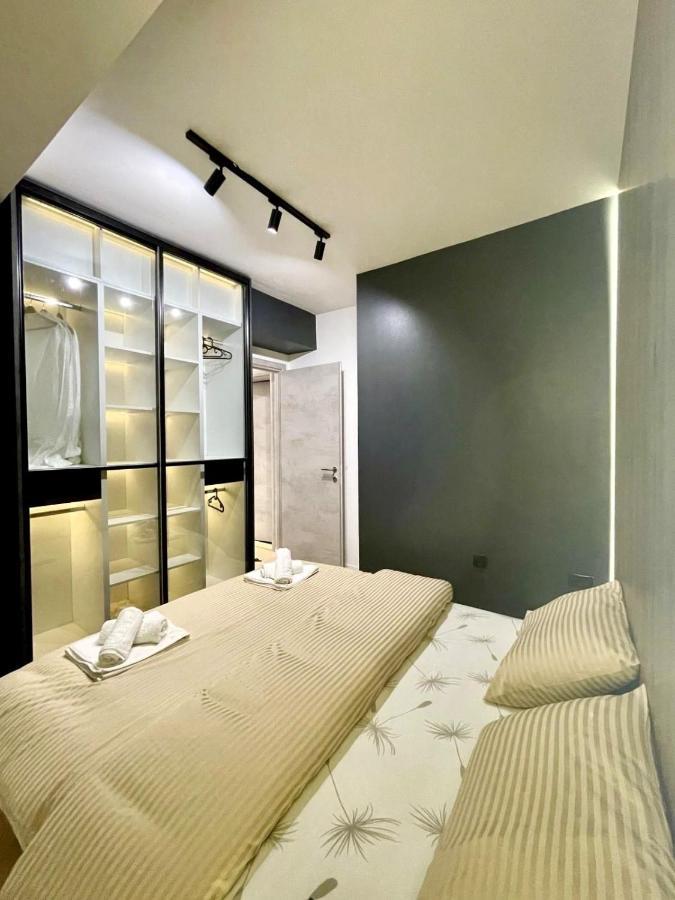 Sunlight Luxe Apartment Skopje Bagian luar foto