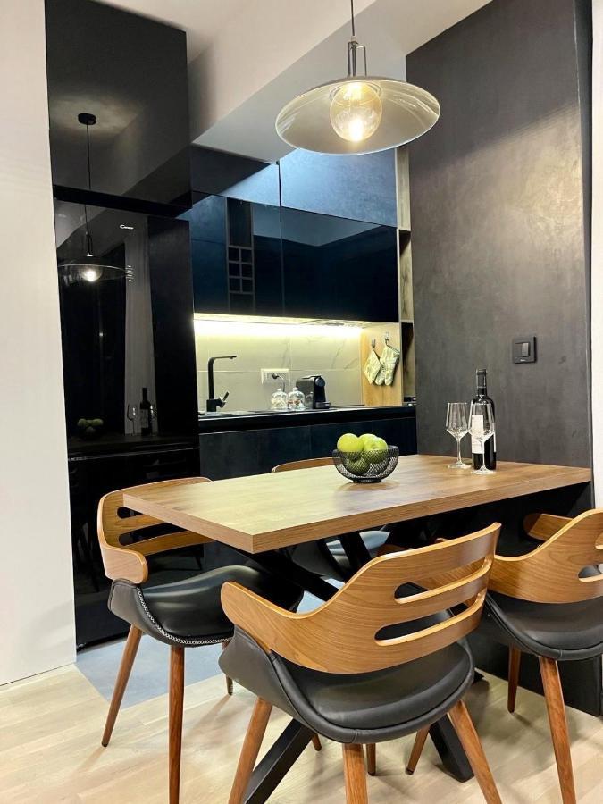 Sunlight Luxe Apartment Skopje Bagian luar foto