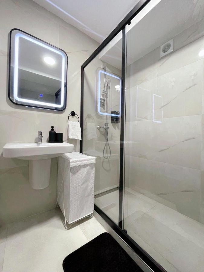 Sunlight Luxe Apartment Skopje Bagian luar foto
