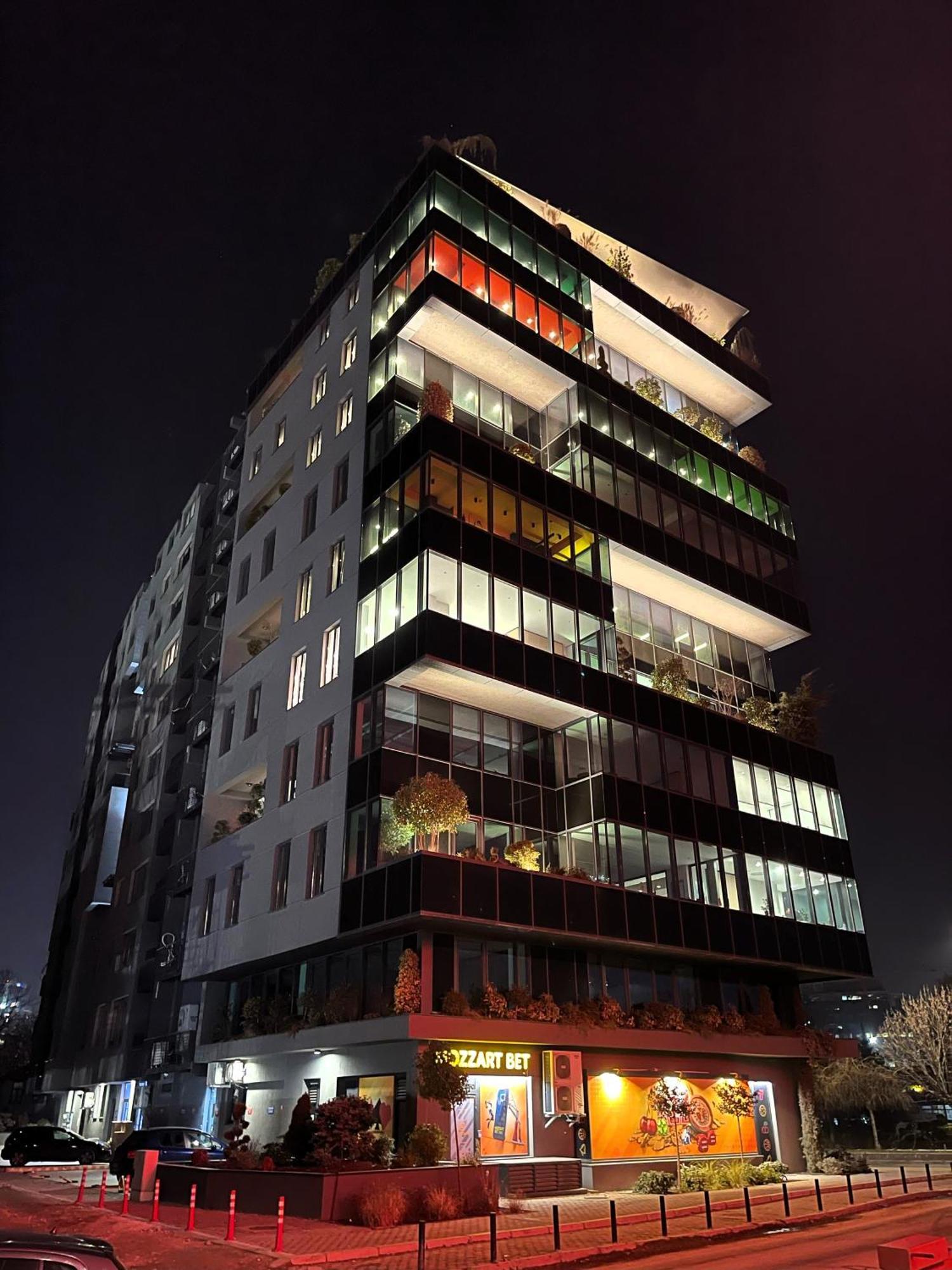 Sunlight Luxe Apartment Skopje Bagian luar foto